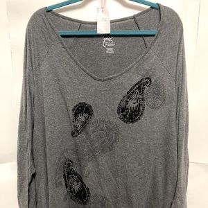 Gray/Black Paisley long sleeve t-shirt